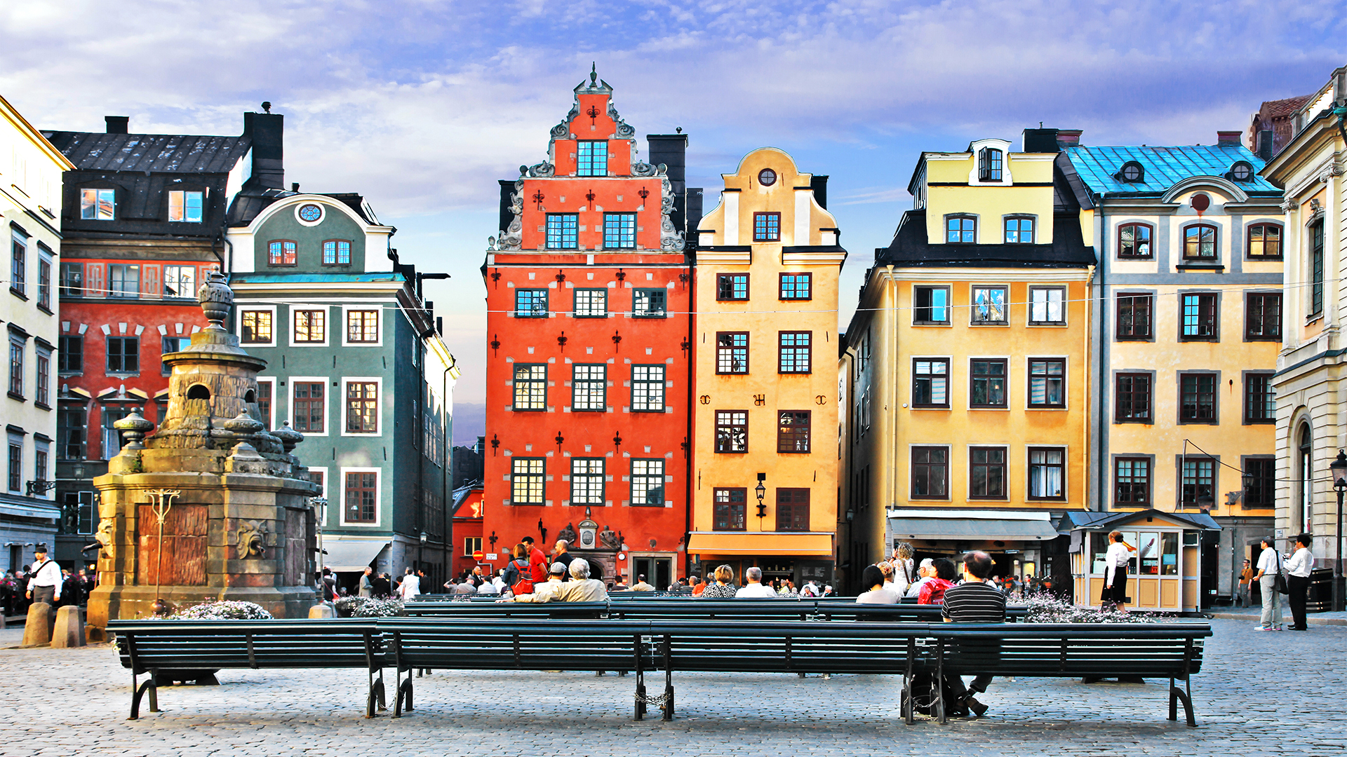 sweden-stockholm-old-town-houses-square