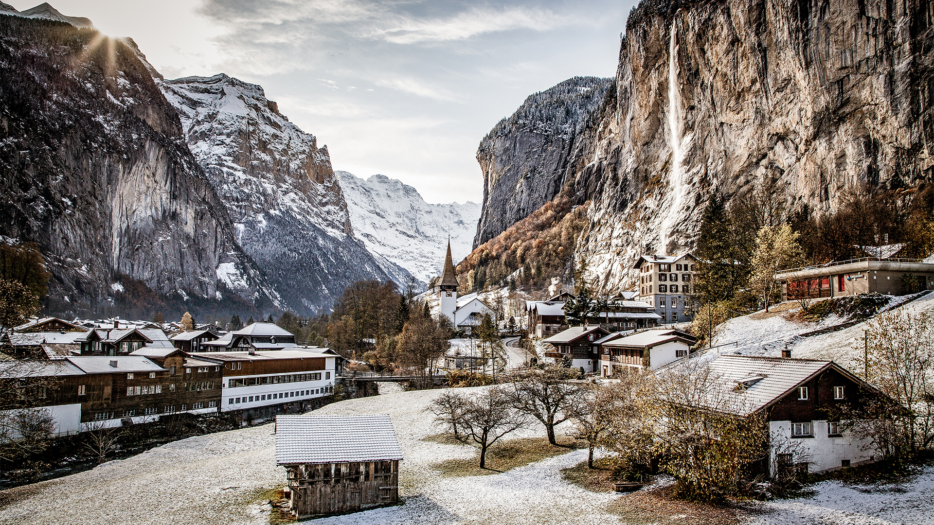 lauterbrunnen-village-switzerland-waterfall-winter-swiper-hero-gallery