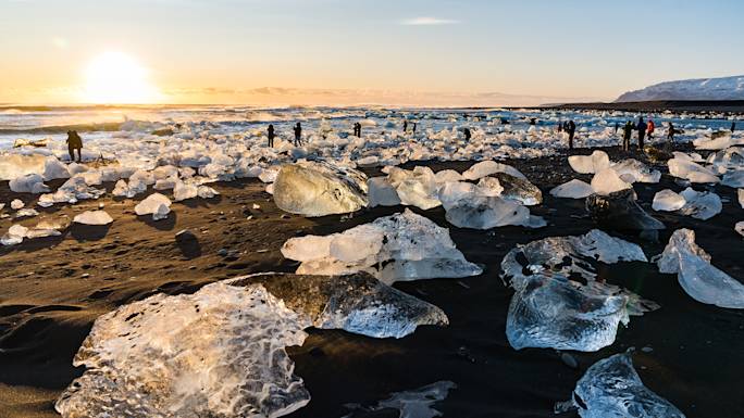 visit-the-famous-diamond-beach-included-experience