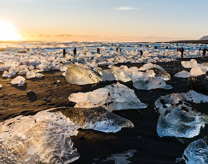 visit-the-famous-diamond-beach-included-experience