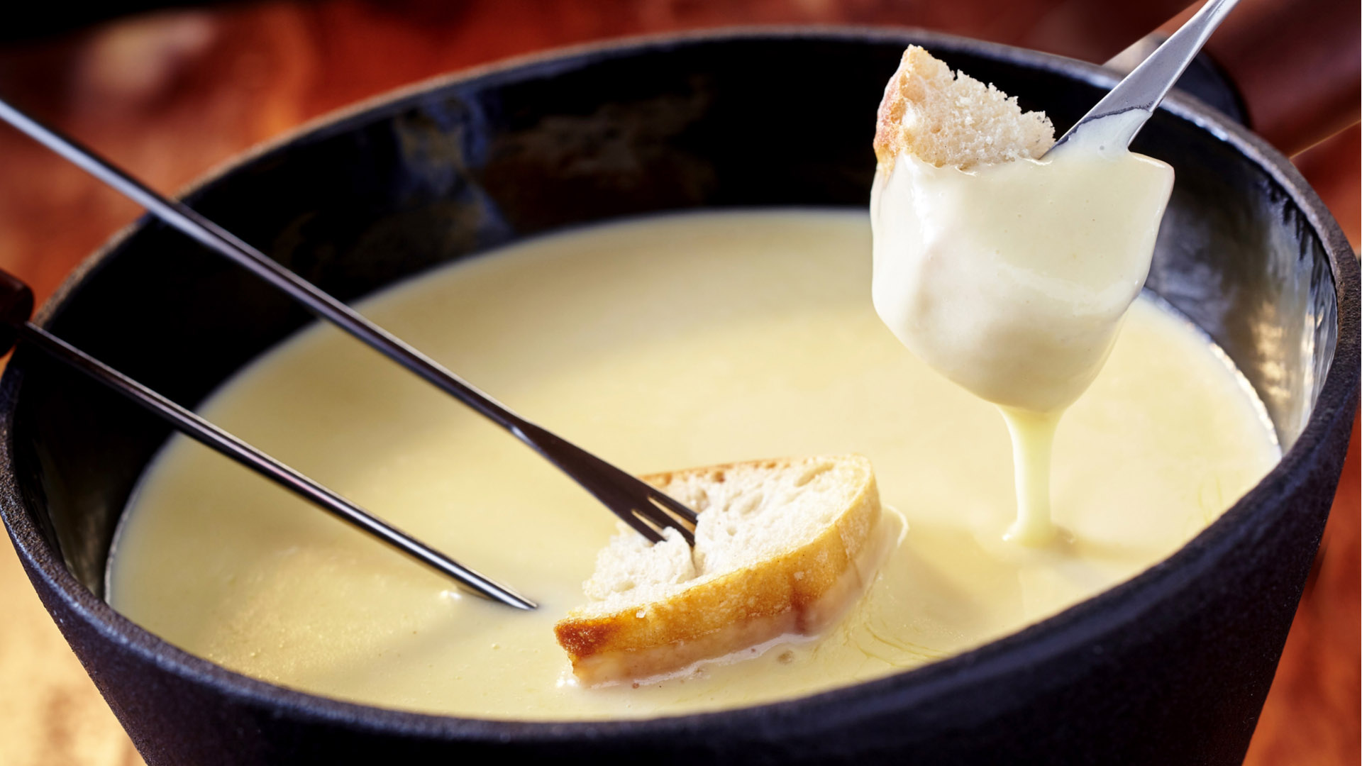 switzerland-swiss-cheese-fondue-dinner-optional-excursion