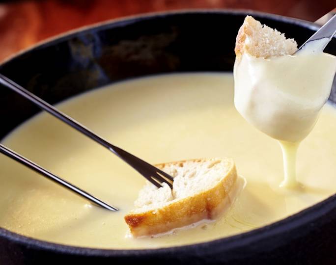 switzerland-swiss-cheese-fondue-dinner-optional-excursion