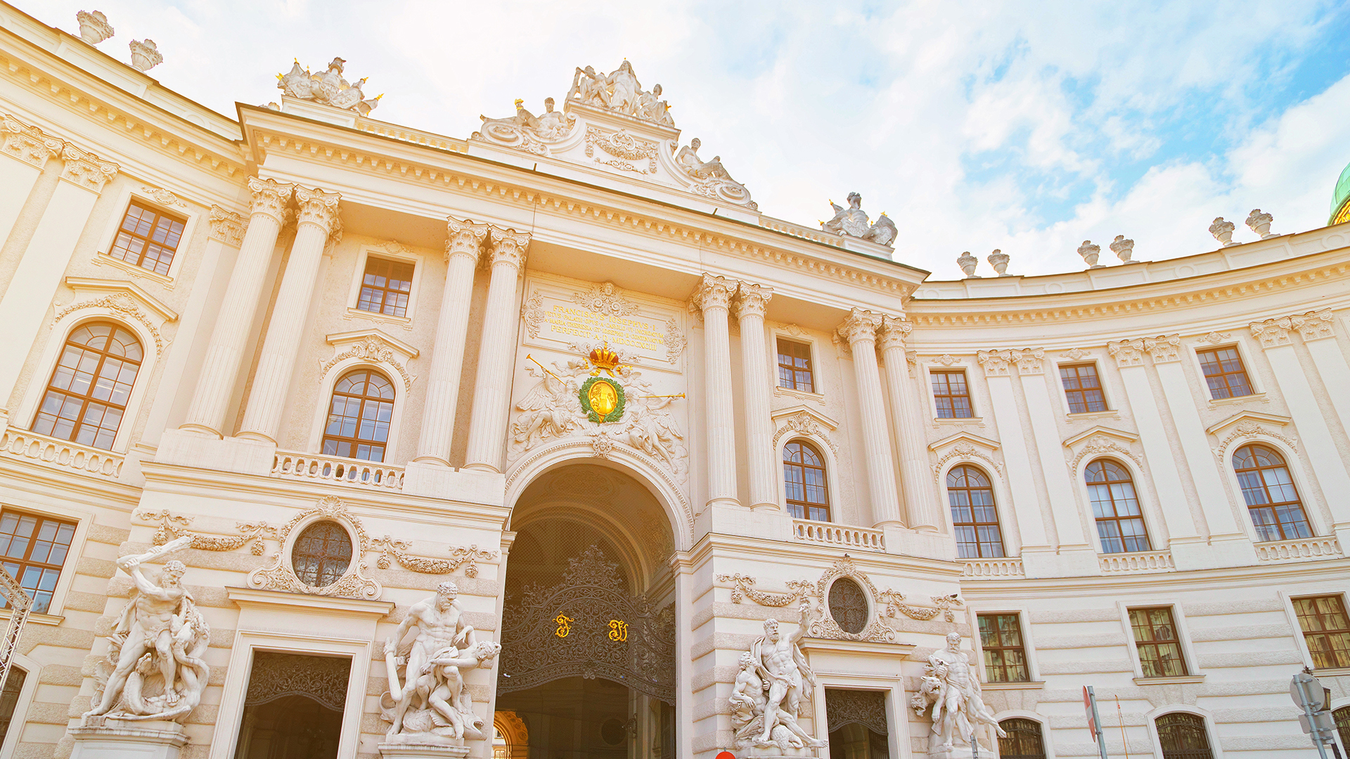 austria-vienna-hofburg-palace-facade
