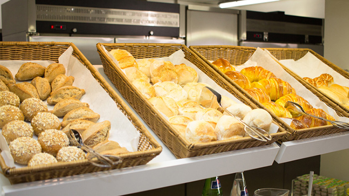 Park-Hotel-Porto-Gaia-breakfast