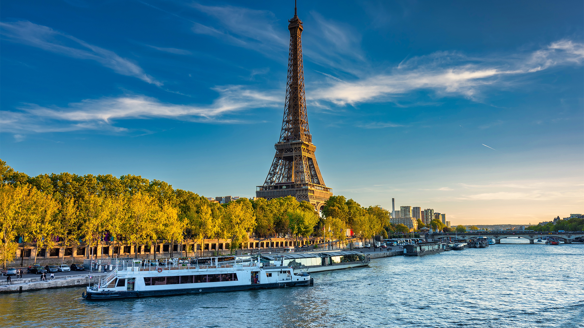Paris-eiffel-tower-in-paris-from-river-swiper-hero-gallery