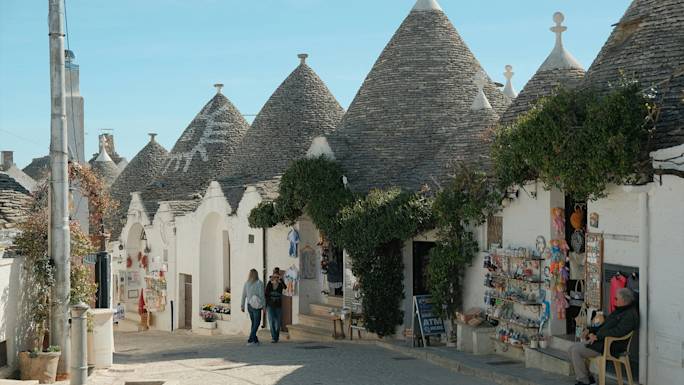 walking-tour-of-alberobello-experience