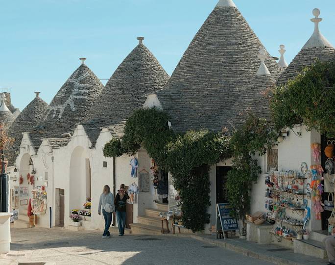 walking-tour-of-alberobello-experience