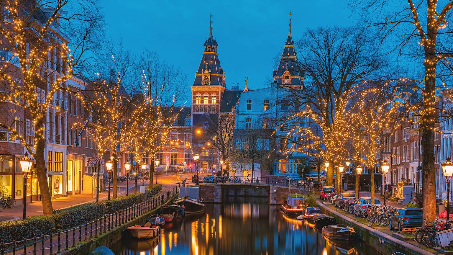 amsterdam-netherlands-christmas-light-canals-swiper-hero-gallery