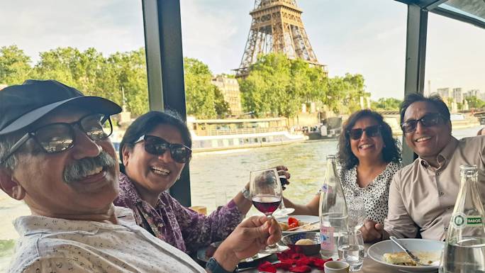 enjoy-three-course-dinner-while-cruising-seine-included-experience