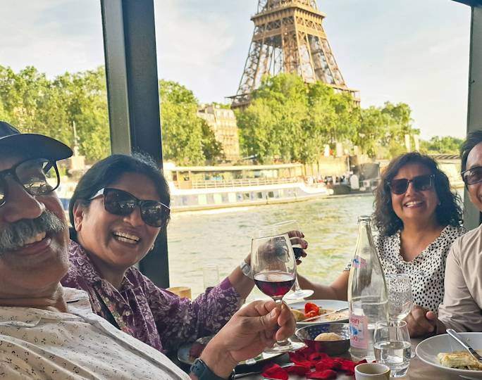 enjoy-three-course-dinner-while-cruising-seine-included-experience