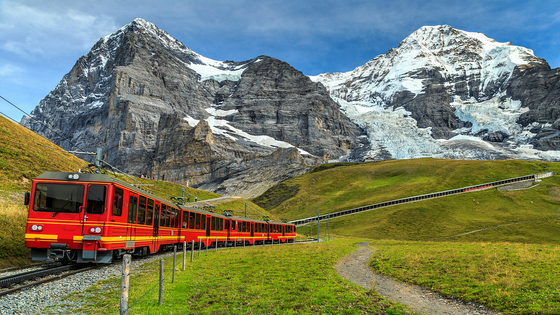 Train-to-Swiss-Alps-expat-explore