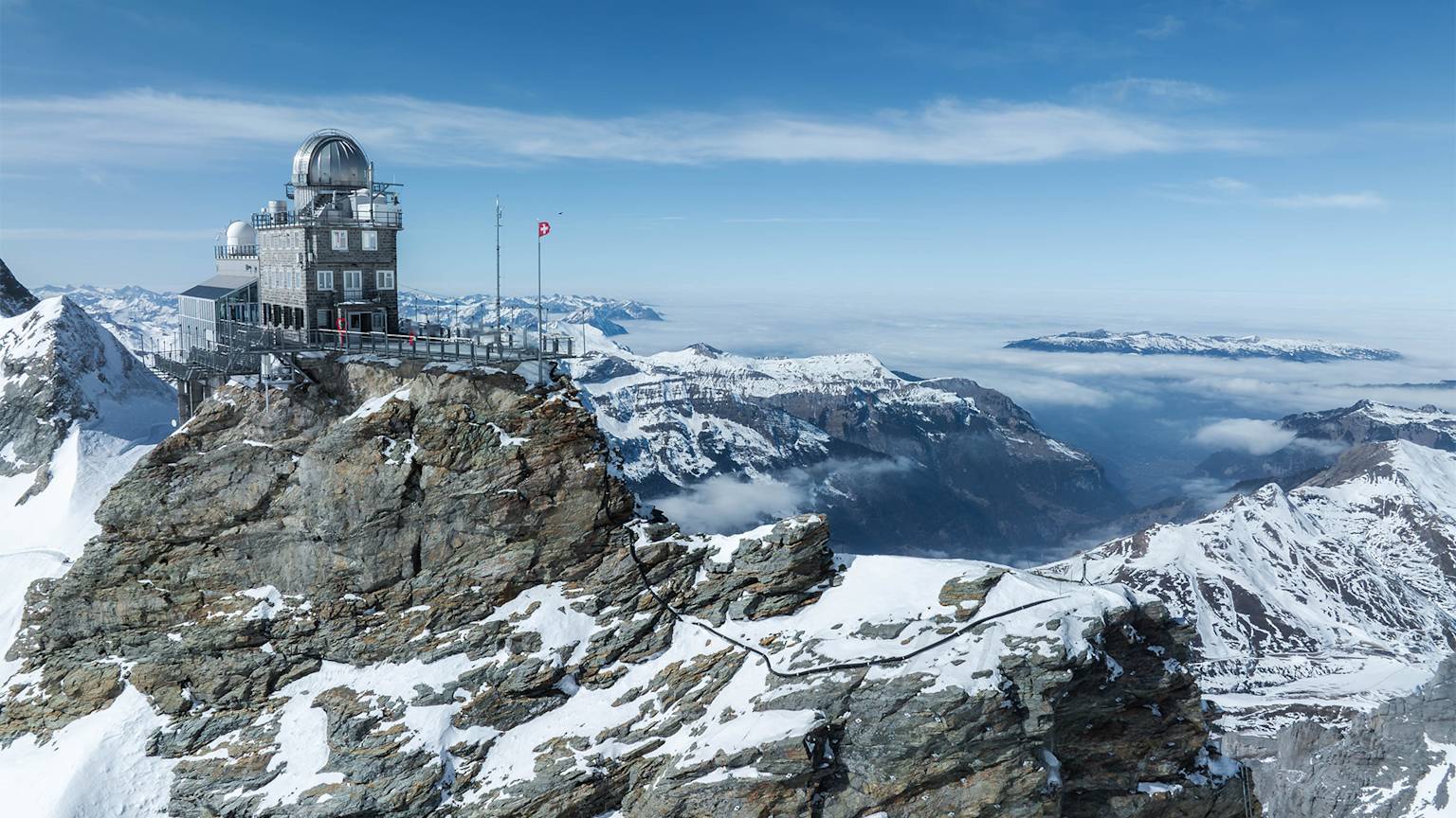 jungfraujoch-sphinx-observation-glacier-switzerland