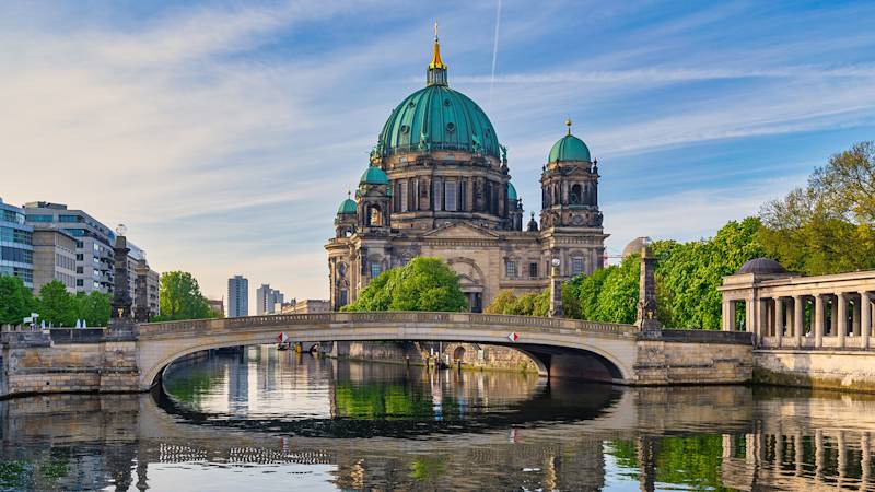 germany-country-listing-page-berlin-river
