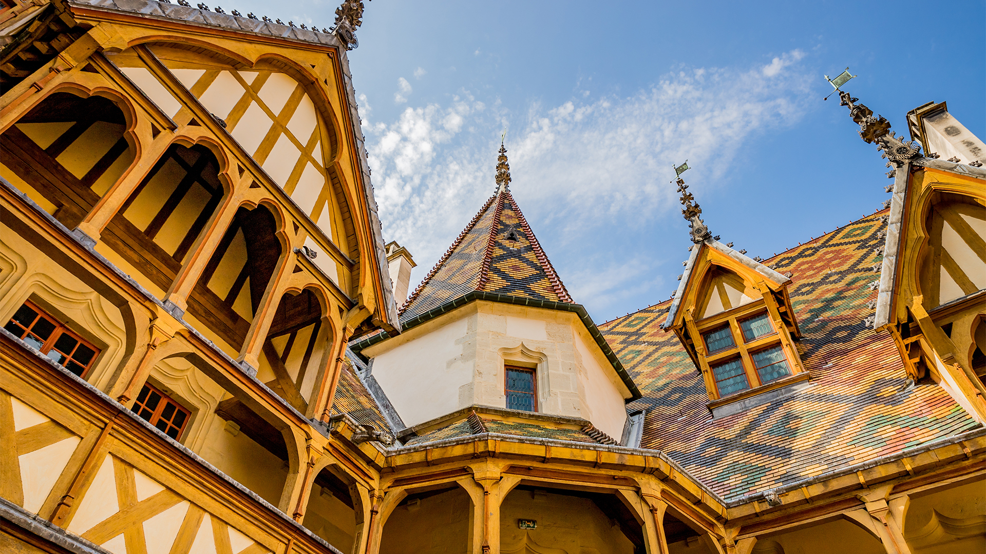 hospices-de-beune-burgundy-france-roof-swiper-hero-gallery