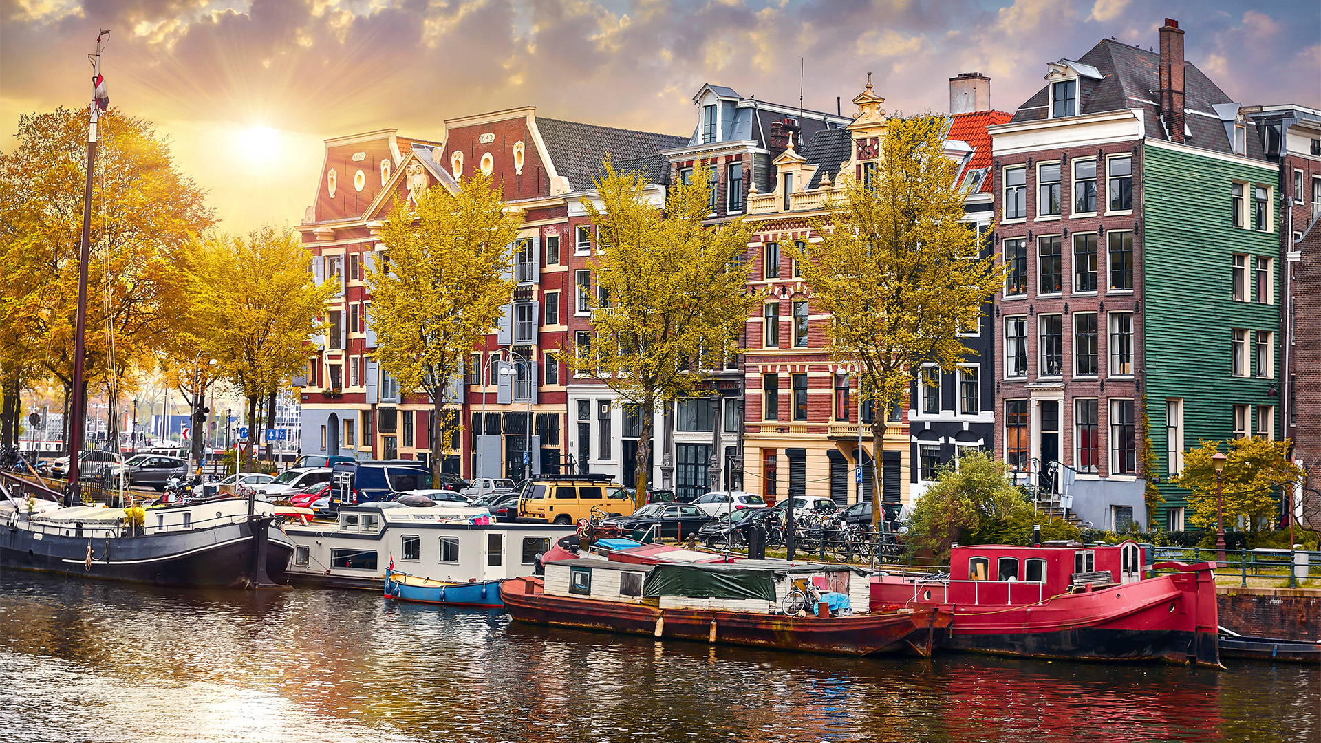 amsterdam-netherlands-canal-dancing-houses-boats