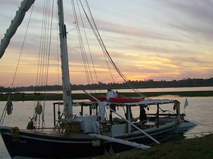 traditional-felucca-nile-cruise-boat