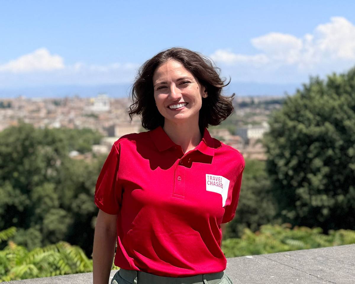 travel-chasers-tour-leader-stephanie