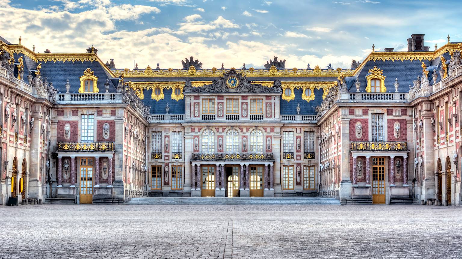 versailles-paris-palace-facade