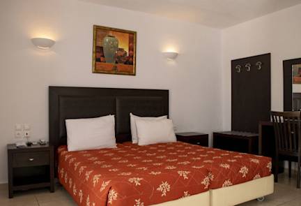 giannoulaki-hotel-room