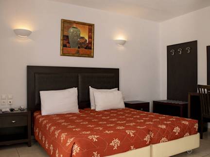 giannoulaki-hotel-room