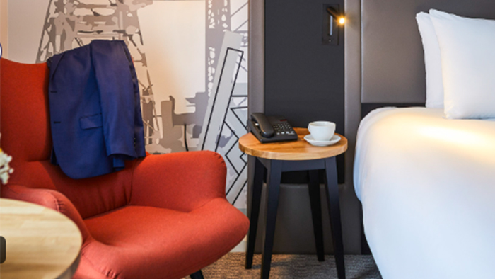 Mercure-Cardiff-North-Hotel-room