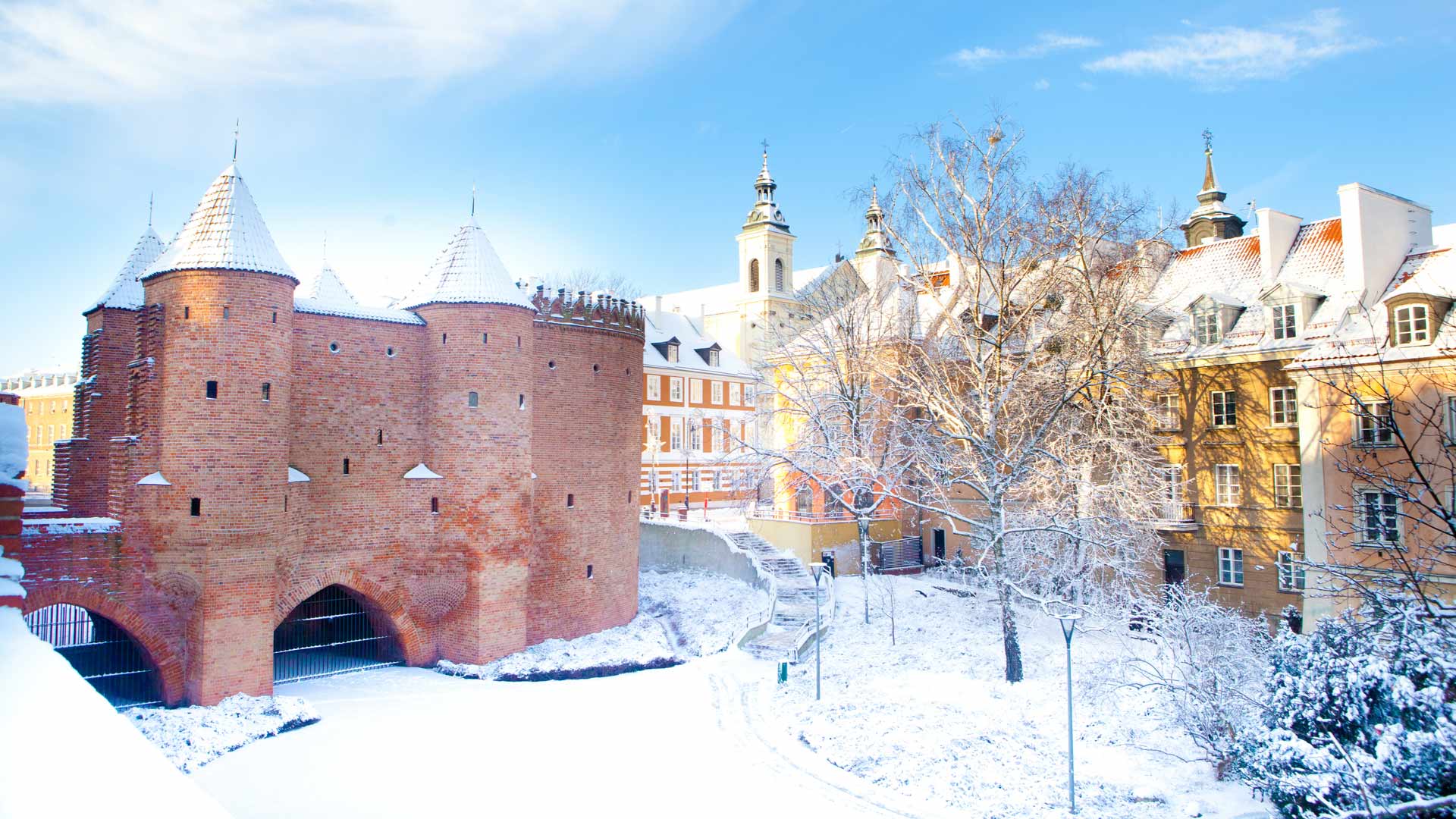 warsaw-barbacan-fortress-in-winter-old-town-centre