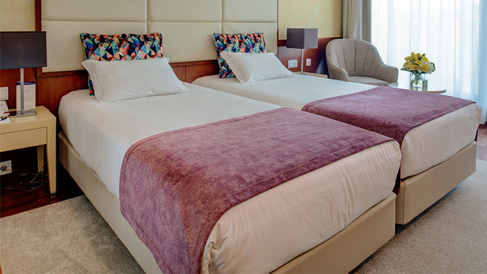 VIP-Executive-Arts-Hotel-Room