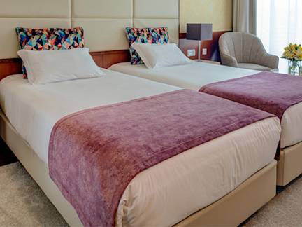 VIP-Executive-Arts-Hotel-Room