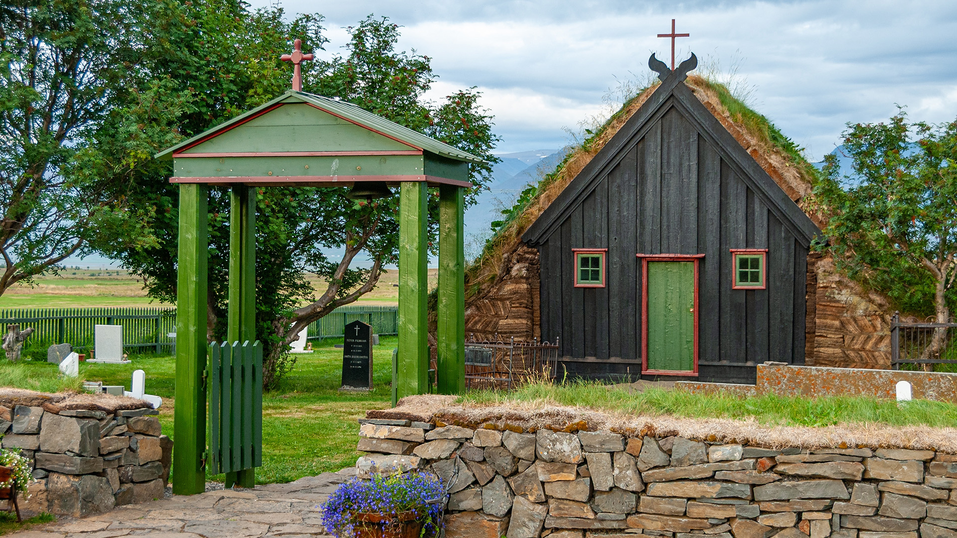 víðimýrarkirkja-turf-church-swiper-hero-gallery