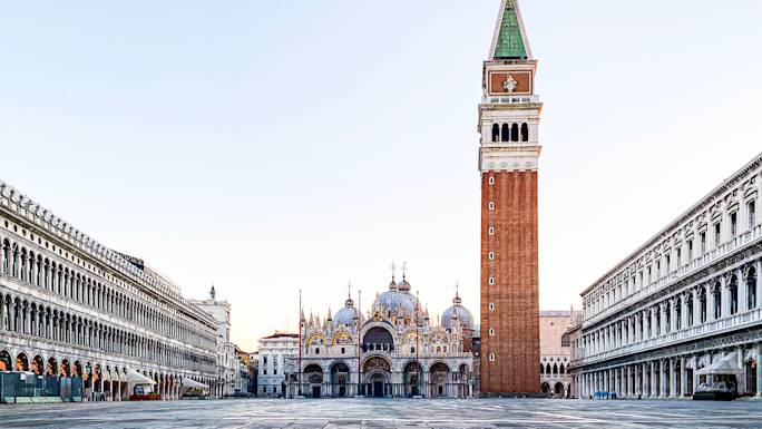explore-venice-winter-experience