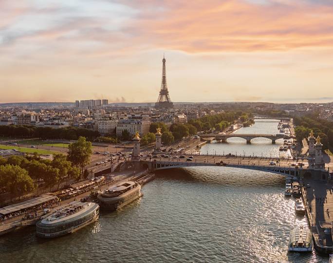driving-tour-of-paris-experience