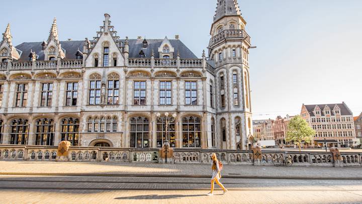 Ghent-Belgium-street-swiper-hero-gallery