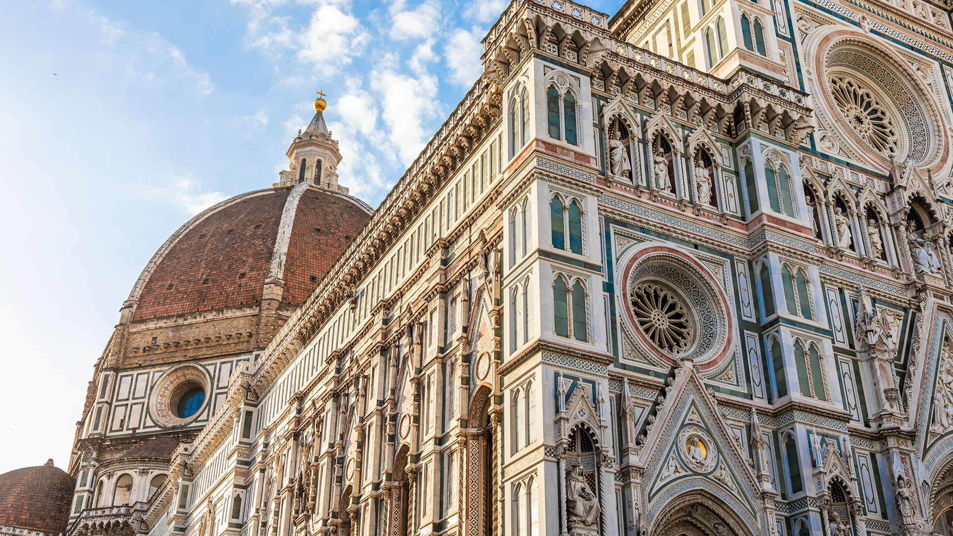 italy-florence-duomo-detail-facade