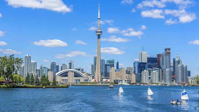 toronto-skyline-guided-canada-north-america-tour