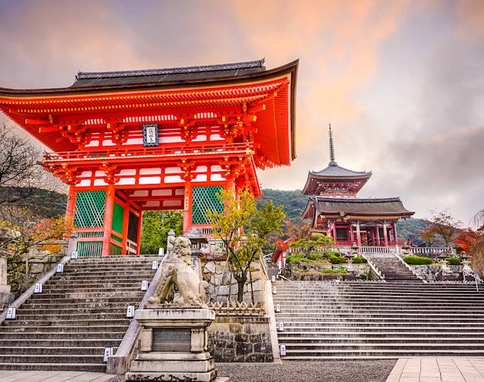 explore-the-kiyomizu-temple-expirience