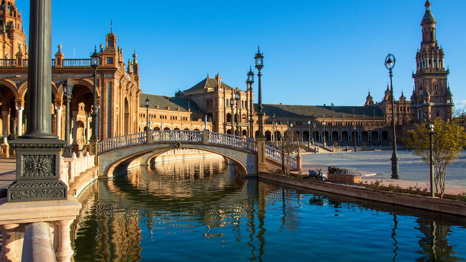 Seville-spain-plaza-de-espana-swiper-hero-gallery