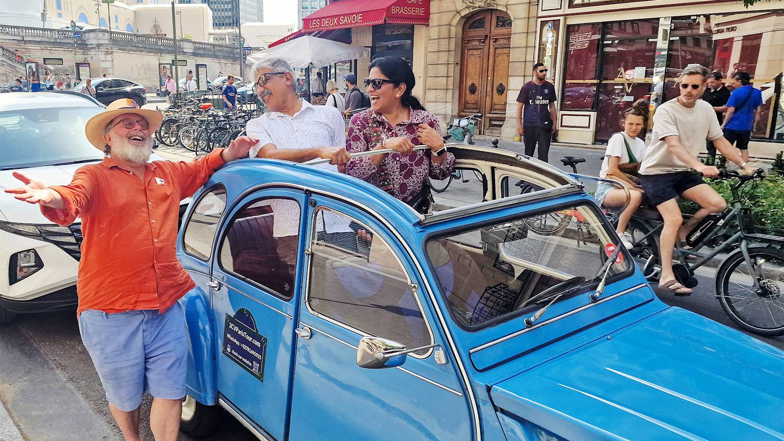 paris-vintage-citroën-included-swiper-hero-gallery