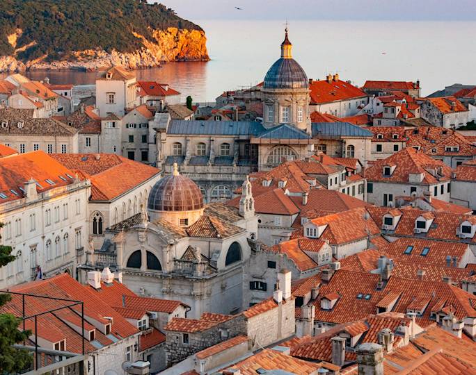 guided-walking-tour-of-dubrovnik-experience