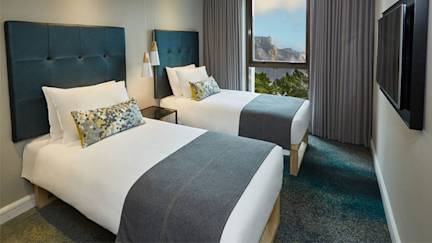 StayEasy-Cape-Town-City-Bowl-twin-hotel-room-south-africa