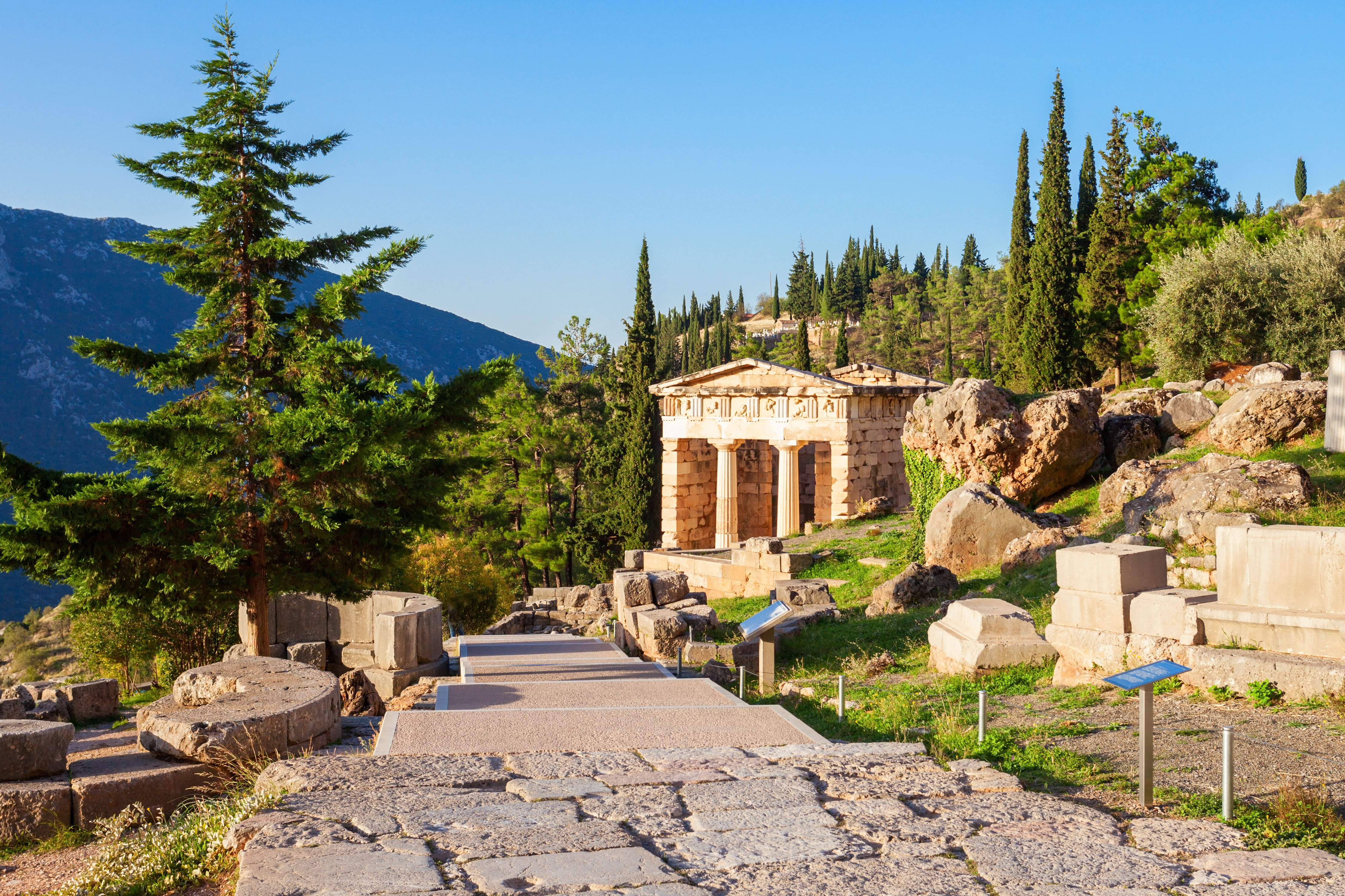 Delphi-Museum-and-Ancient-Site-Tour-optional-excursion