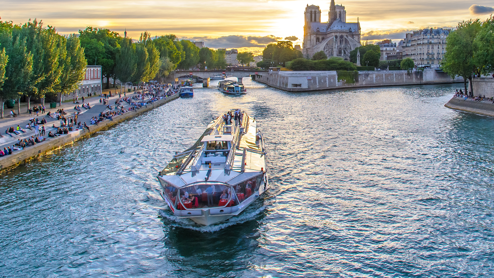 River-Seine-River-Cruise-Paris