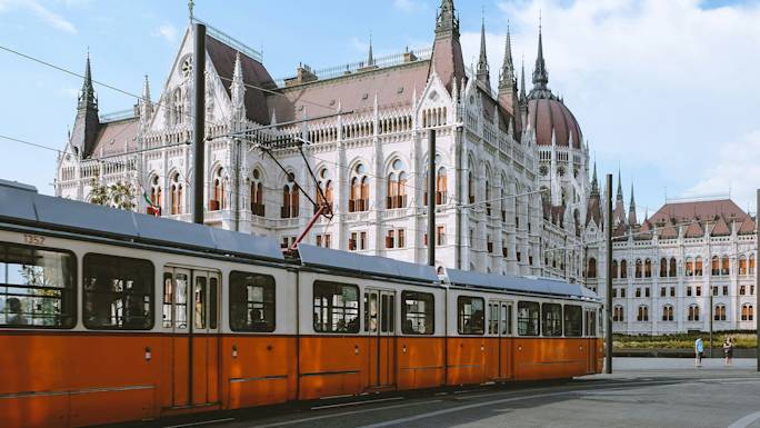 guided-tour-of-budapest-included-experience