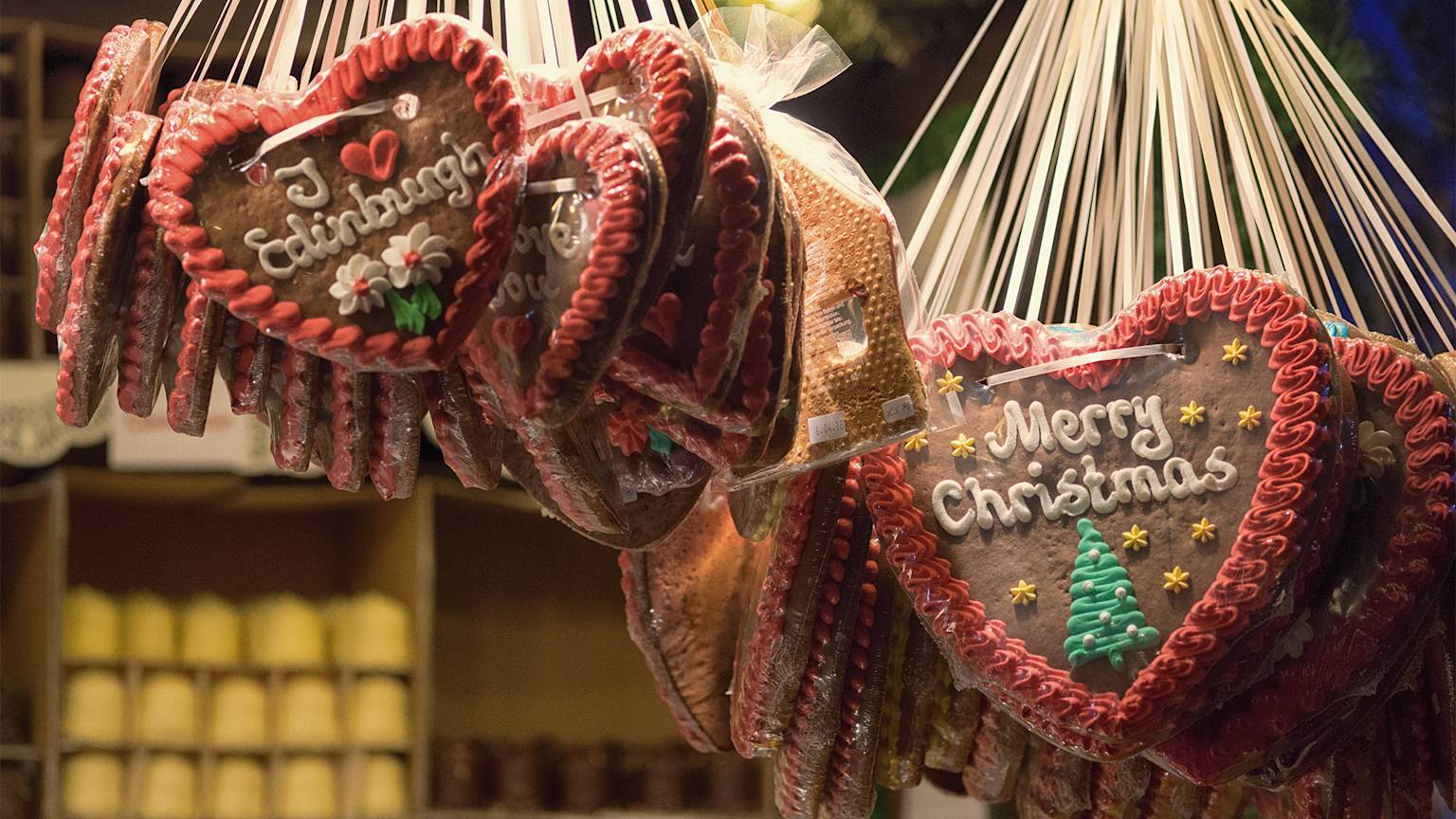 gingerbread-hearts-christmas-market-edinburgh-scotland-swiper-hero-gallery