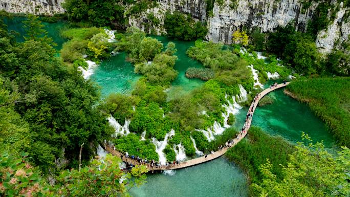 visit-plitvice-lakes-national-park-experience