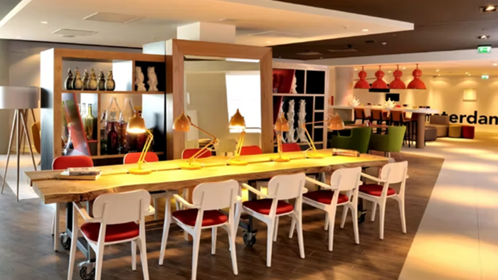 Holiday-Inn-Express-Amsterdam-Arena-public