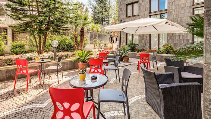 warmthotel-rome-outside