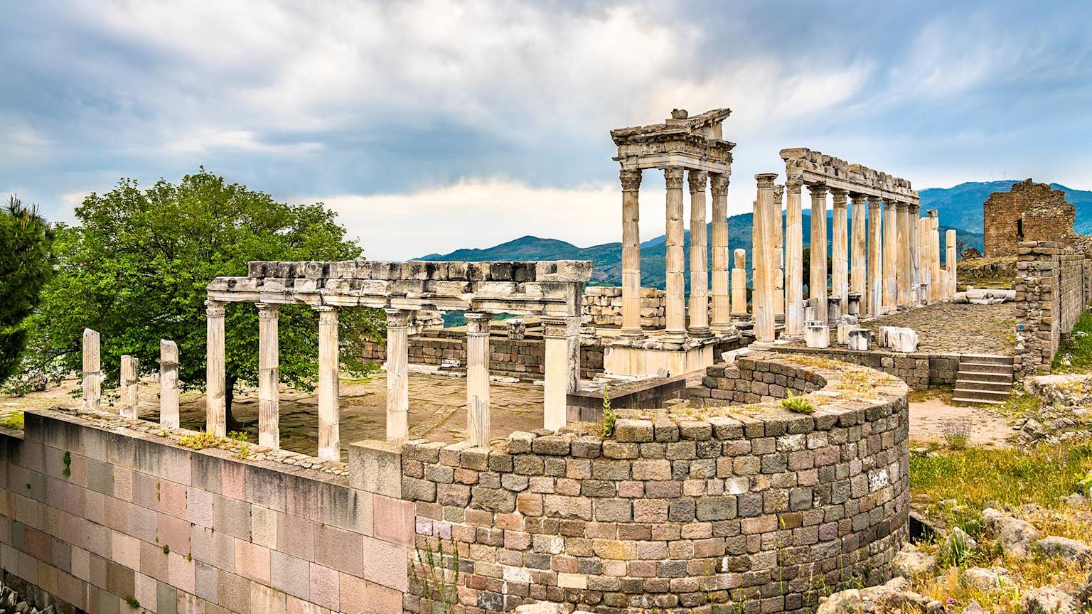 Turkey-ancient-city-of-Pergamon