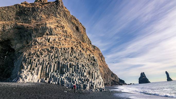 marvel-reynisfjaras-black-sand-beach-included-experience