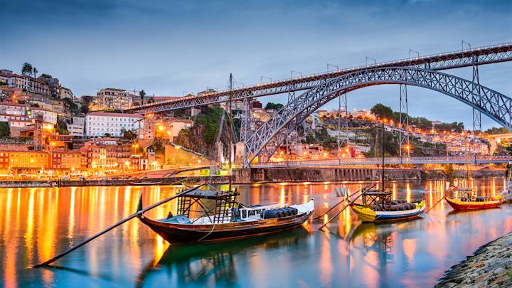 porto-portugal-river-douro-boats-city-swiper-hero-image