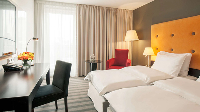 Warsaw-Radisson-Blu-Sobieski-bedroom